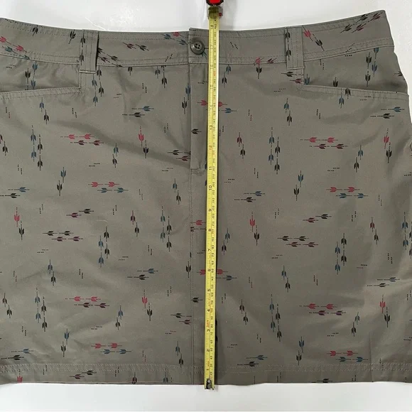 Eddie Bauer Olive Camo Green Skorts Casual Adventurer arrow print - Picture 4 of 16